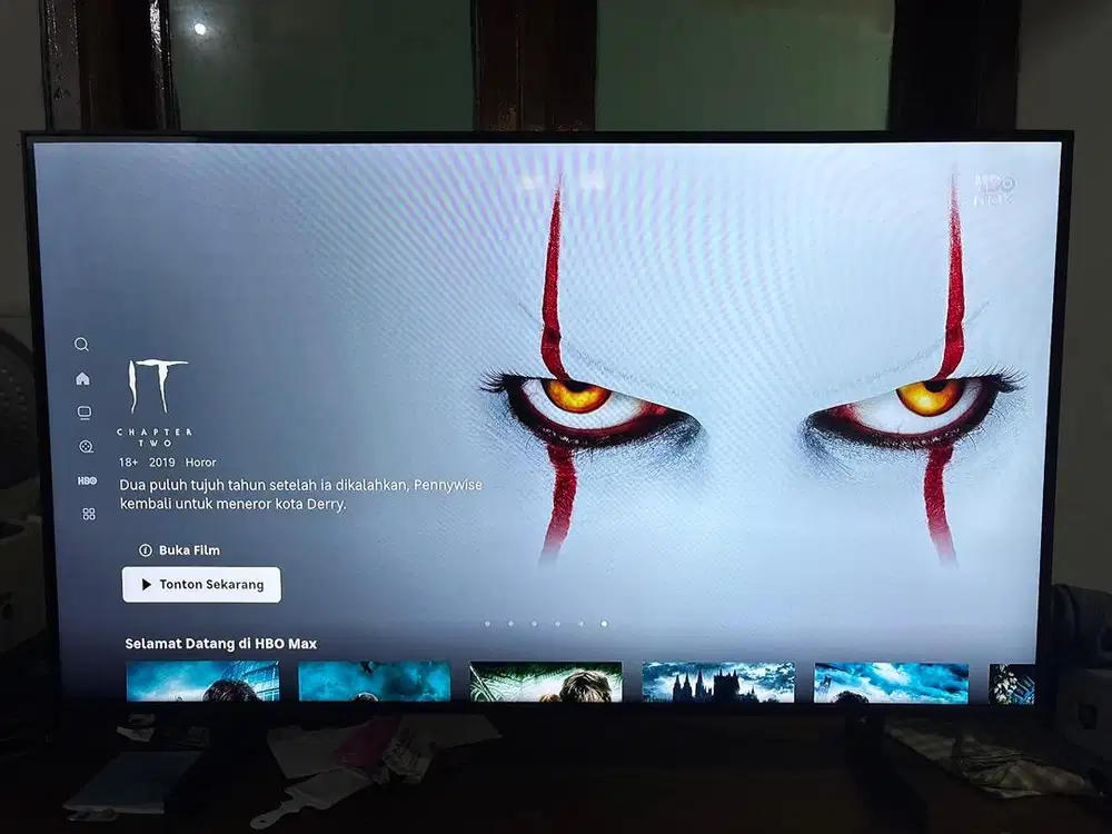 Samsung Crystal UHD 43inch BU8000 4K Smart TV - Mulus Like New