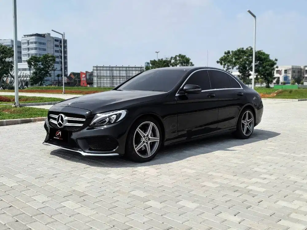 MERCEDES BENZ C200 AMG 2018 BLACK ON BLACK 2019 LOW ODO SEDAN PREMIUM