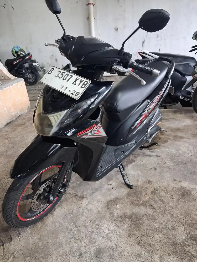 (A) Honda Beat Fi Tahun 2015
