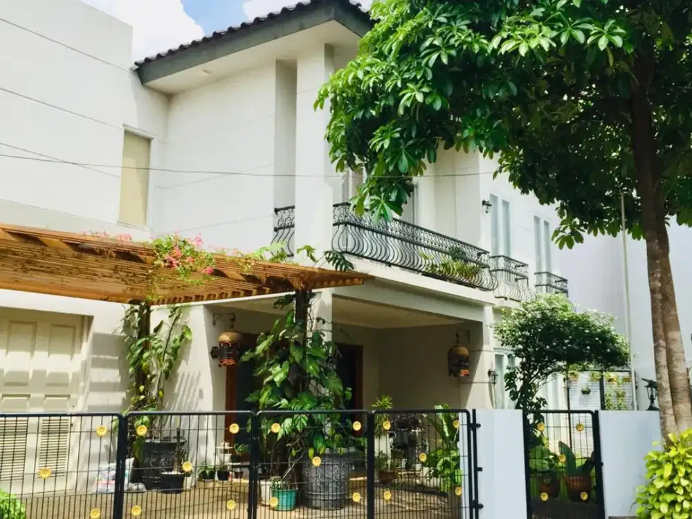 Dijual Rumah Cantik 2 Lantai Siap Huni Fully Furnished Dalam Cluster Lokasi Strategis Dekat Menteng Park Bintaro di Bintaro Tangsel Ra-12274
