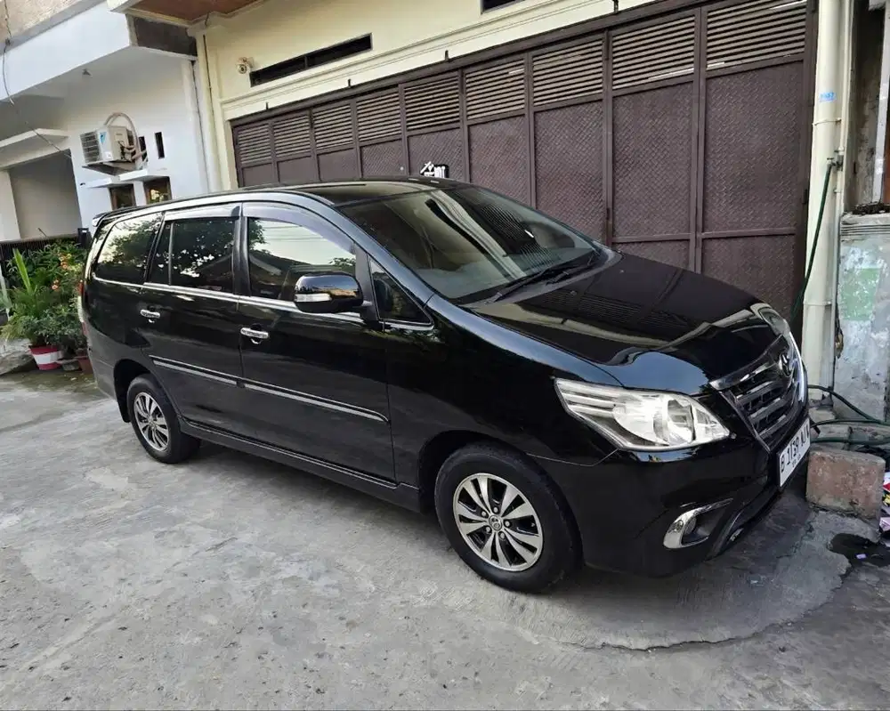 Toyota Kijang Innova Inova V Matic AT Tahun 2015 Hitam , 2014