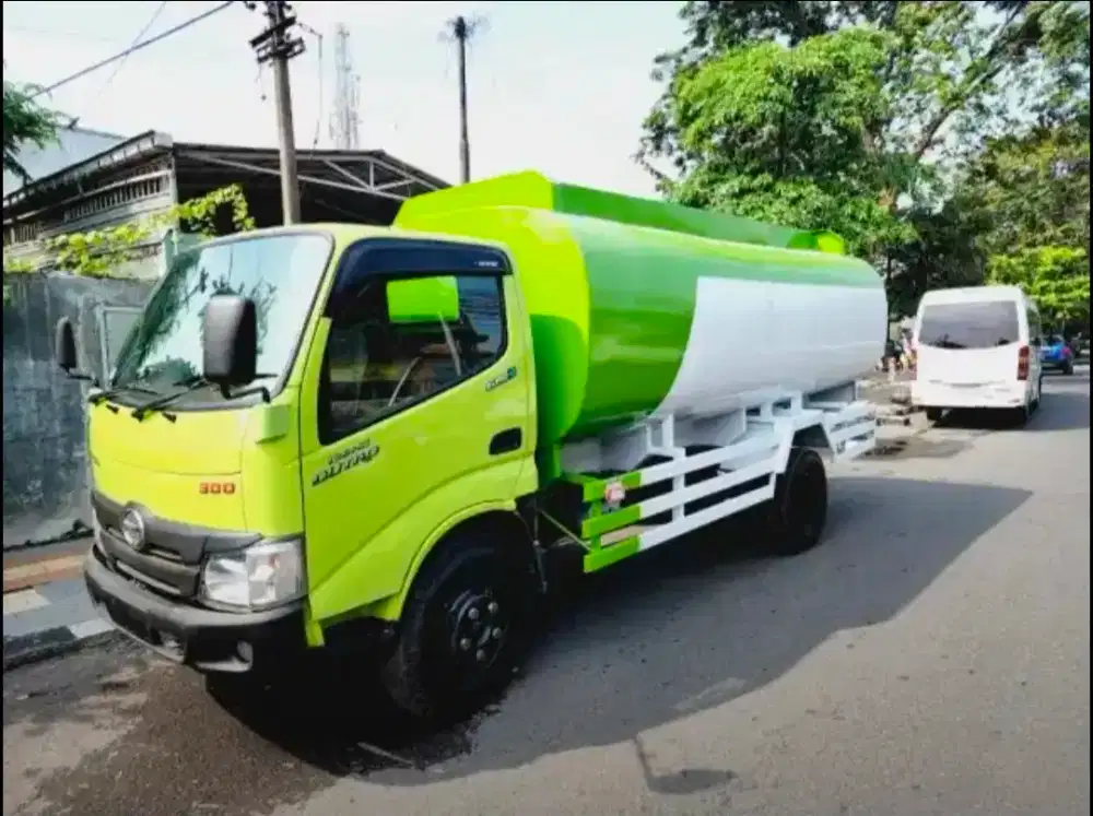 Tangki 10.000 Liter Hino Dutro 136 HD 2023 Super Istimewa Tdk Kcw