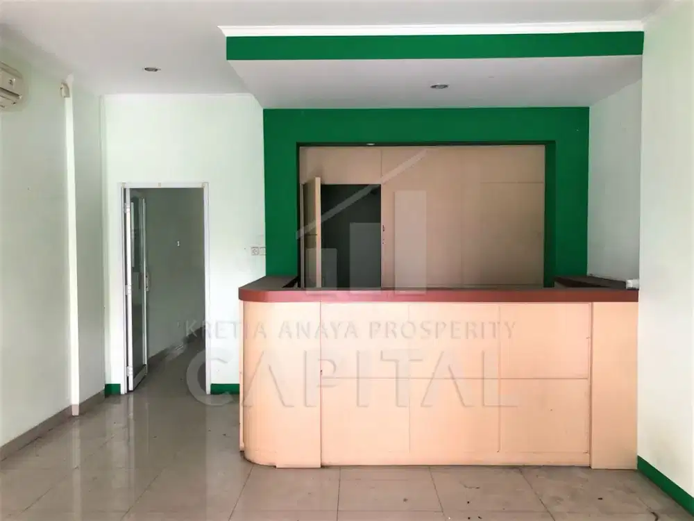RUKO 3 LANTAI COCOK UNTUK BERBAGAI USAHA DENGAN LOKASI YANG STRATEGIS DI BATUNUNGGAL KOTA BANDUNG