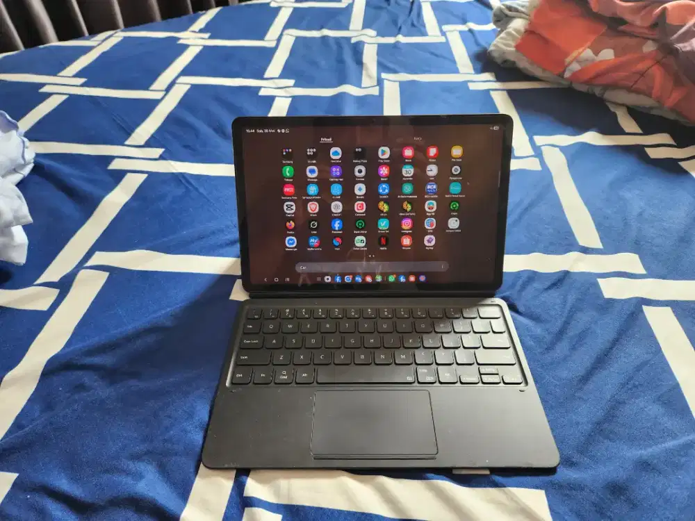 Galaxy Tab s8 wifi only 8GB 128GB keyboard dan pen lcd retak halus