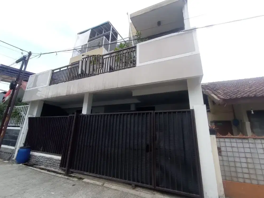 Termurah! Rumah 3 Lantai di Komplek Pharmindo Cimahi