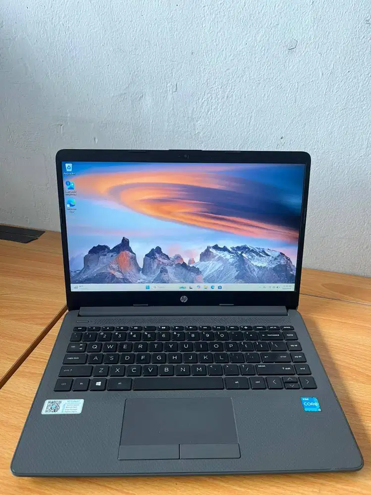 HP 240 G8 Core i3 Generasi 11