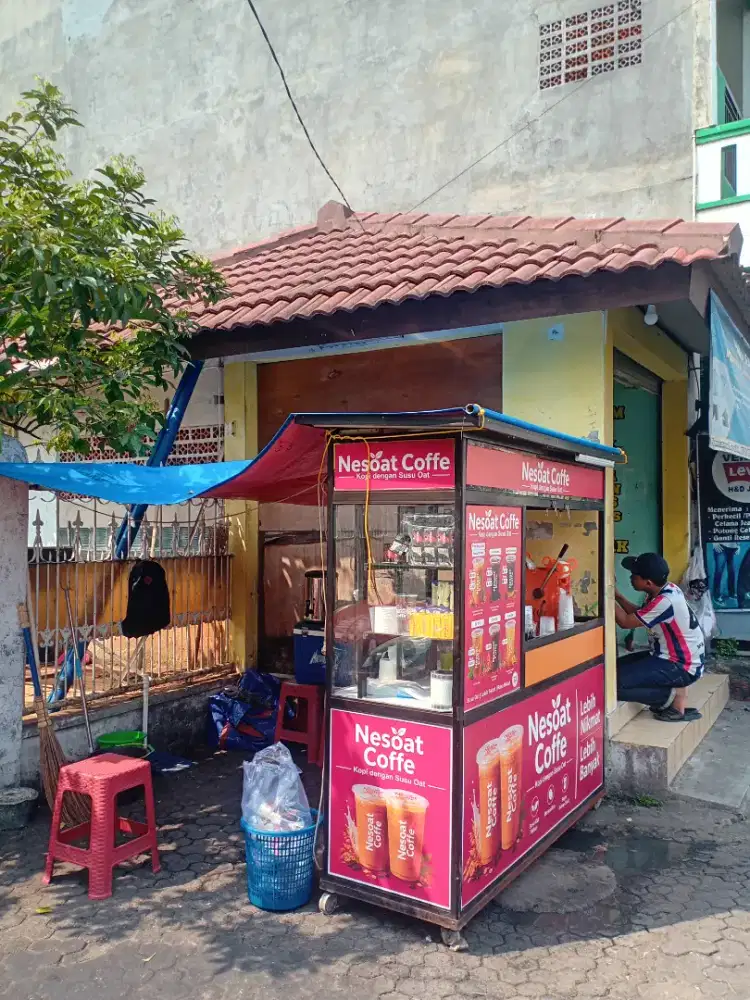 Penjaga Booth Kopi