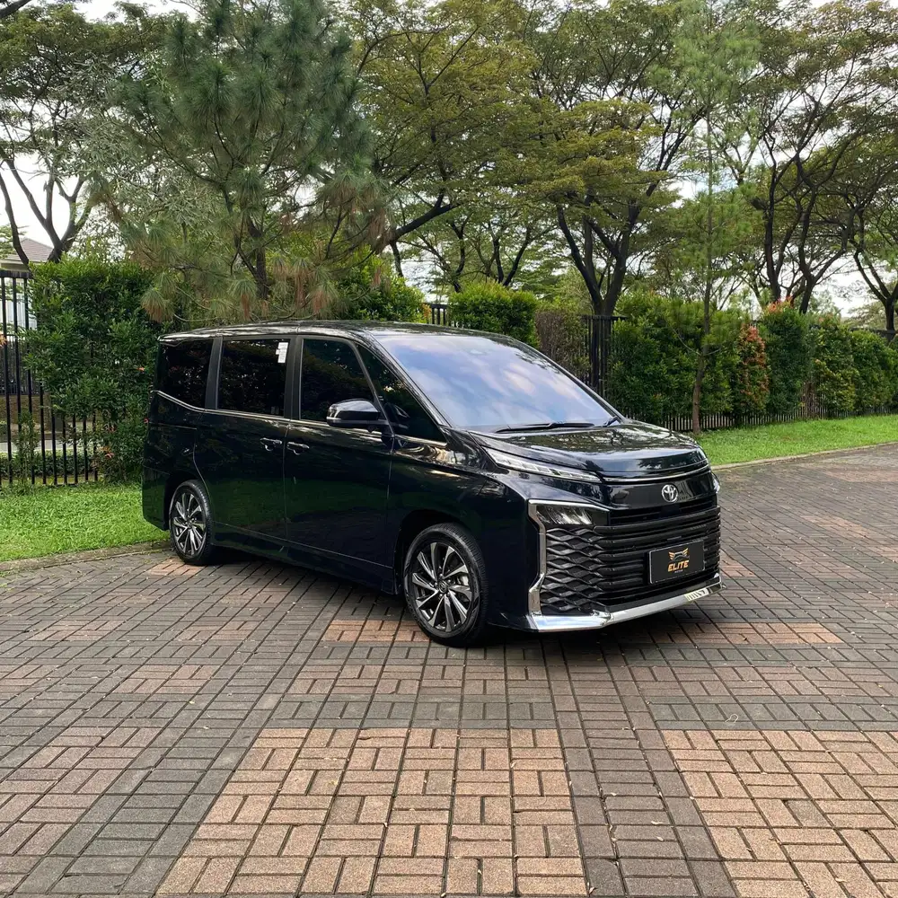 Toyota Voxy 2.0 CVT TSS 2025