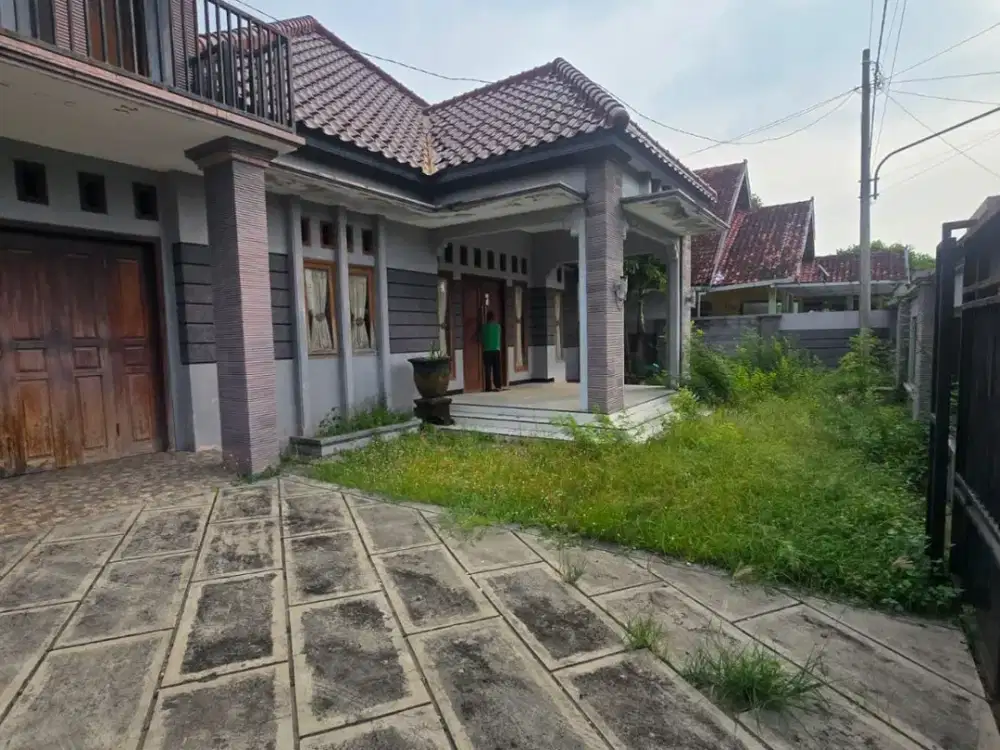 Dijual Rumah 2 Lantai Tengah Kota Di Jl. Mujur Rembang