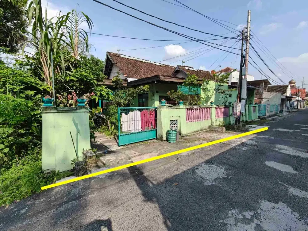 Tanah Hook Hadap Jl. Slamet Riyadi Solo