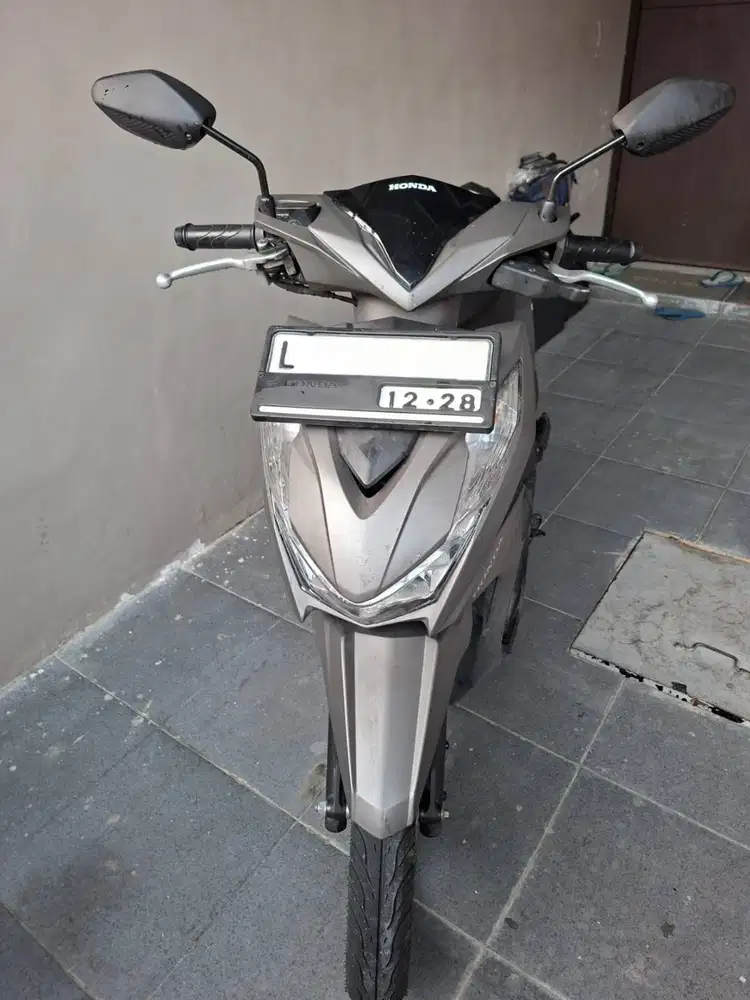 Honda Beat Deluxe Silver Desember 2023 Mulus