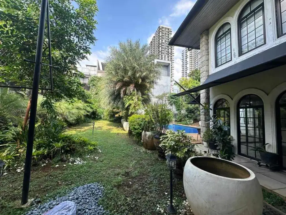 Di Jual Rumah Tropical Modern di Kemang Jakarta Selatan , bebas banjir