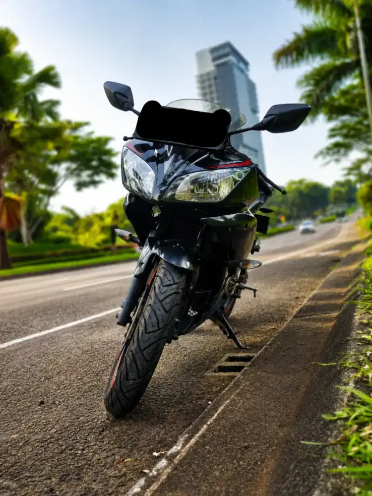 MURAH! Yamaha R15 V2 2016 Mulus, KM Rendah, Banyak Part Baru