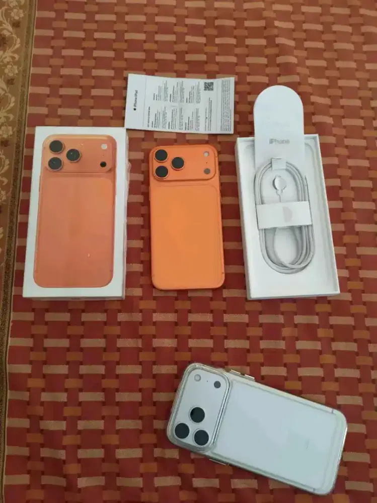 iPhone 17 promax 256 cosmic