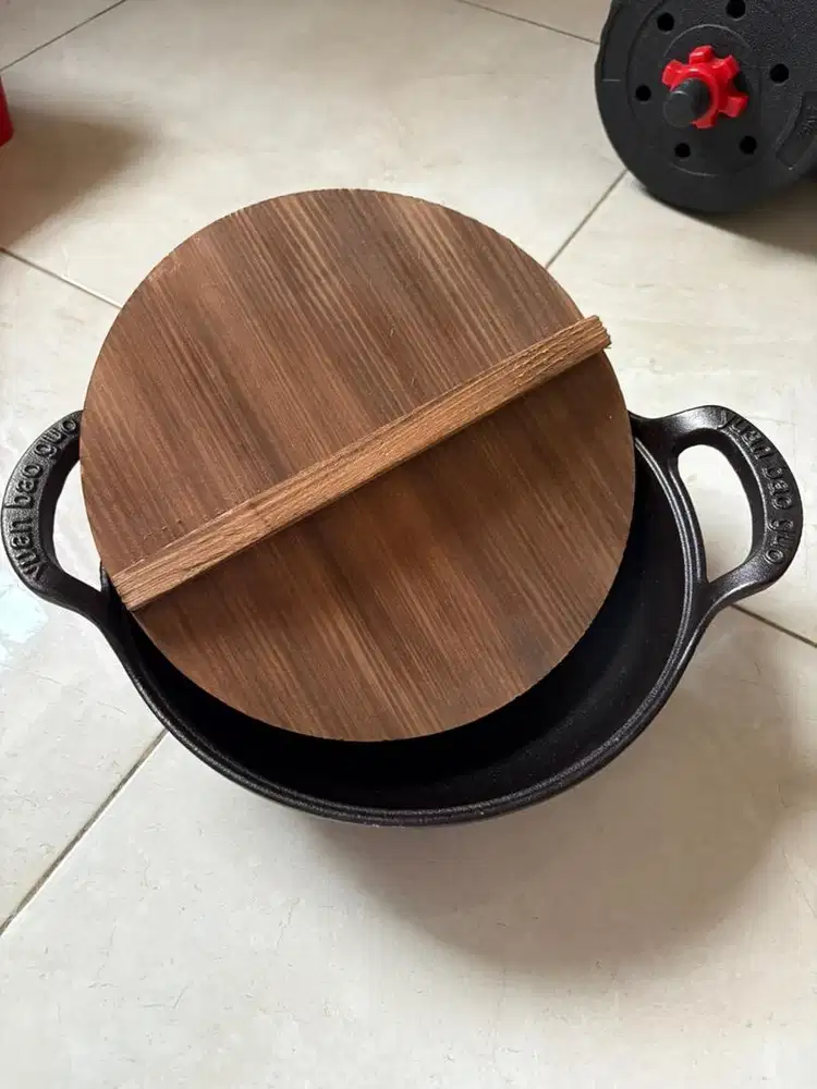 Cast iron wok 25cm premium