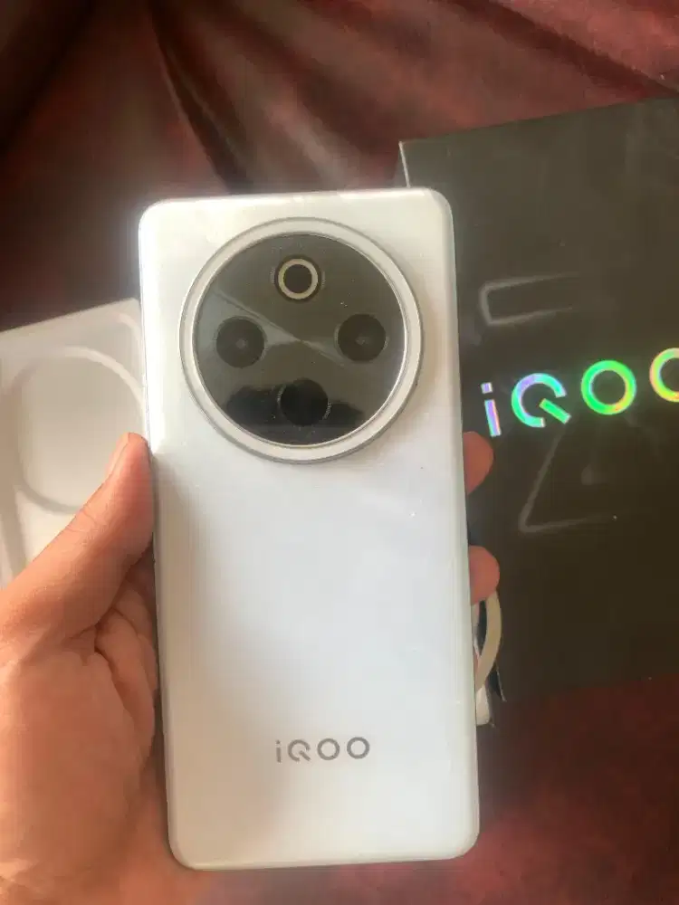 iQOO Z10 Silver