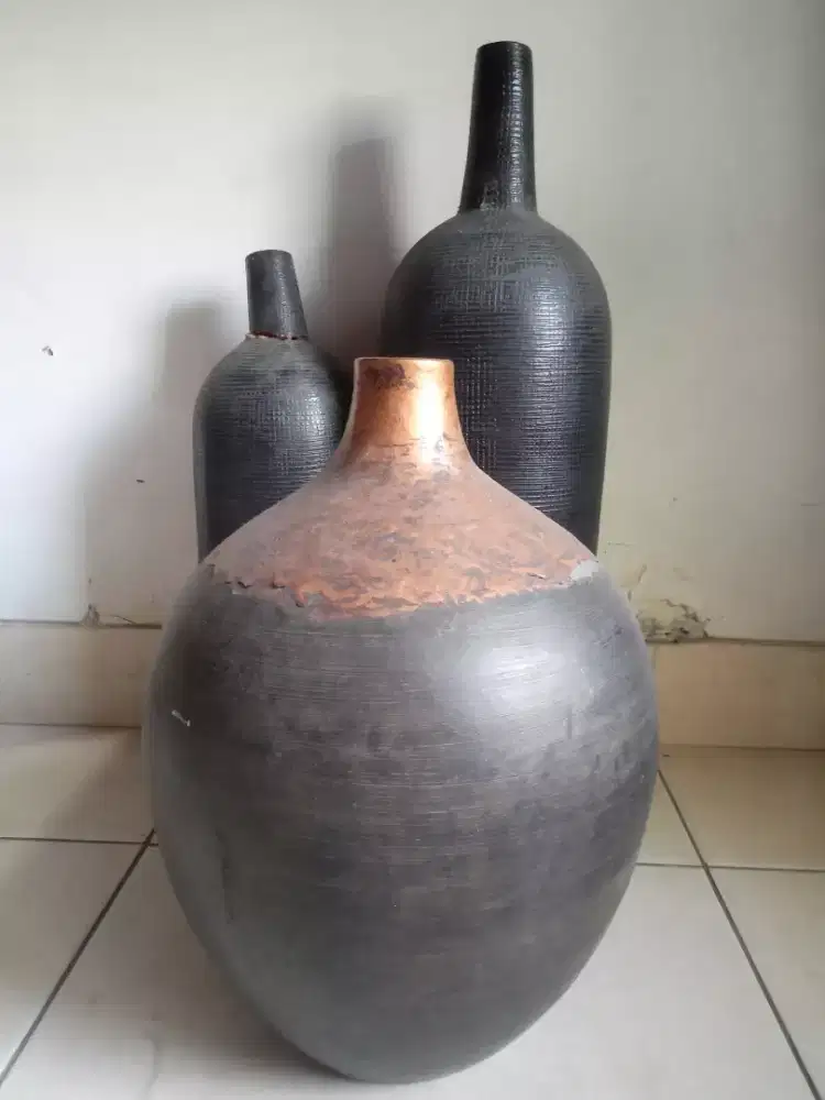 Pajangan Guci tanah liat
