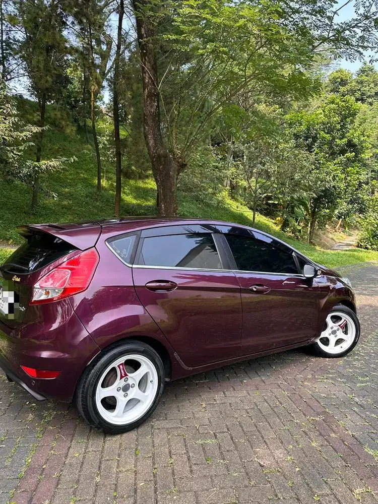Dijual Ford Fiesta 2014 at abu 1500 sport s murah bekas bu facelift