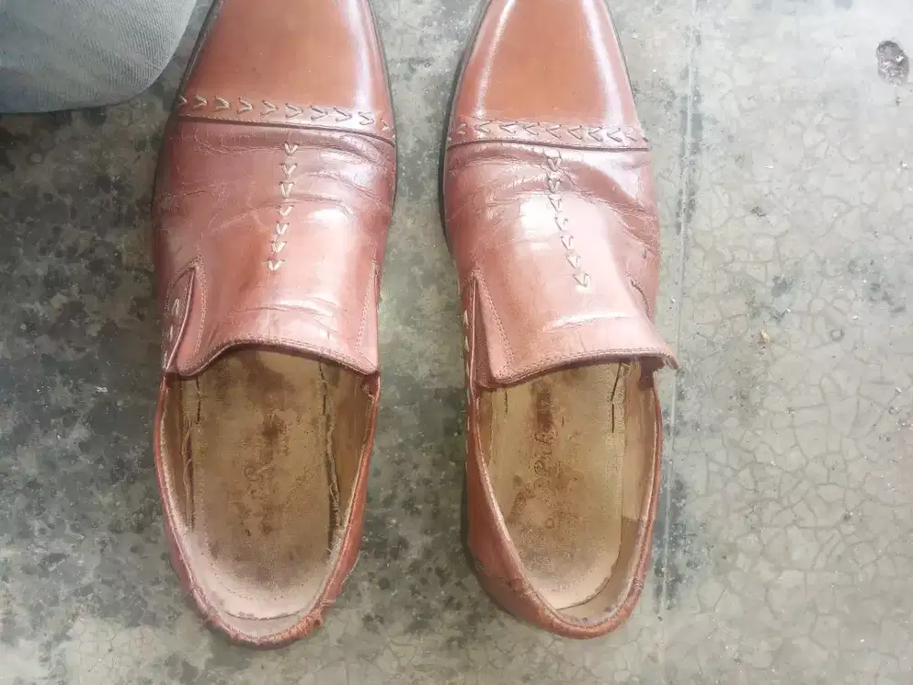 Sepatu pantopel pria merk xl uk. 41/42