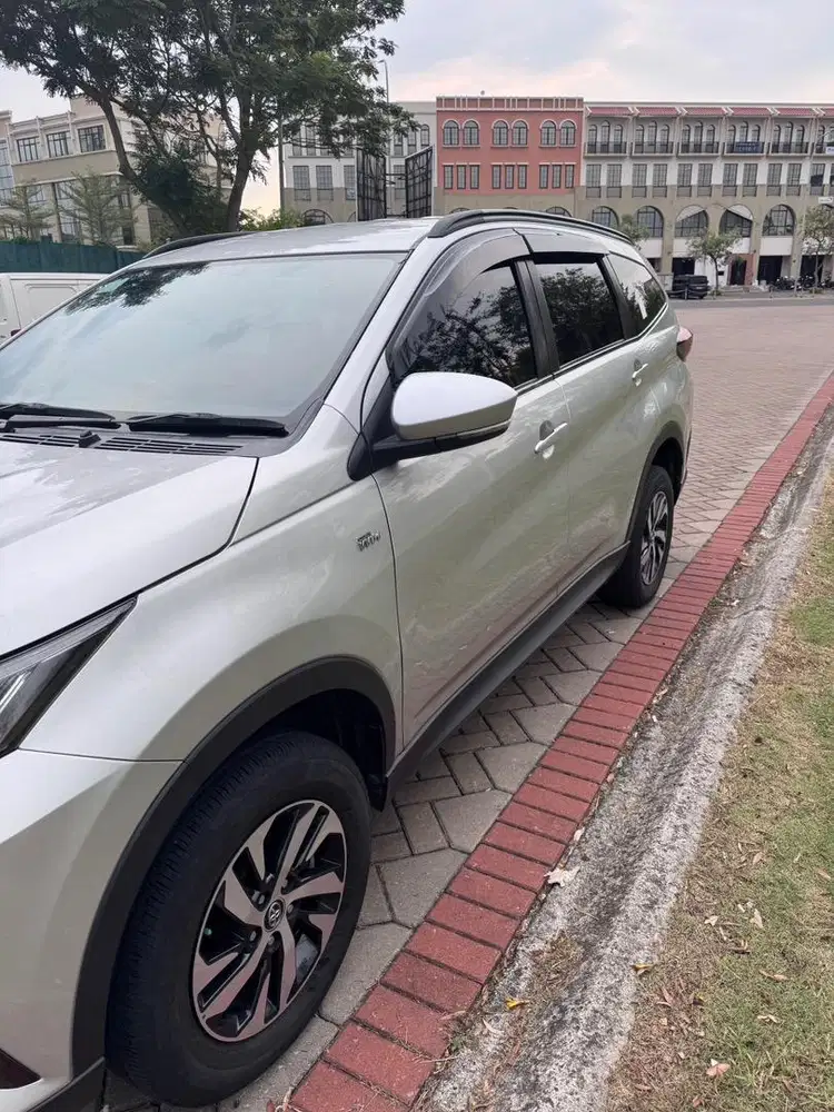 Toyota rush 1.5 G pemakaian pribadi
