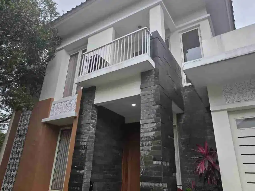 DISEWAKAN CEPAT RUMAH KAMAR 5 LUAS 240 M2  DI ALAM SUTERA
