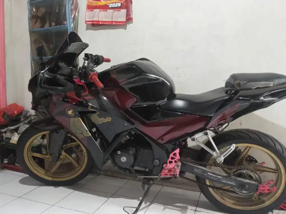 CBR 150r thn2015