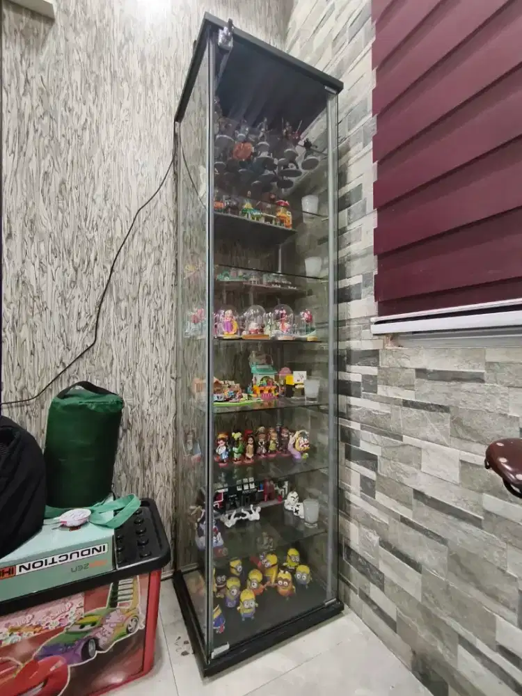 Lemari Pajang Kaca