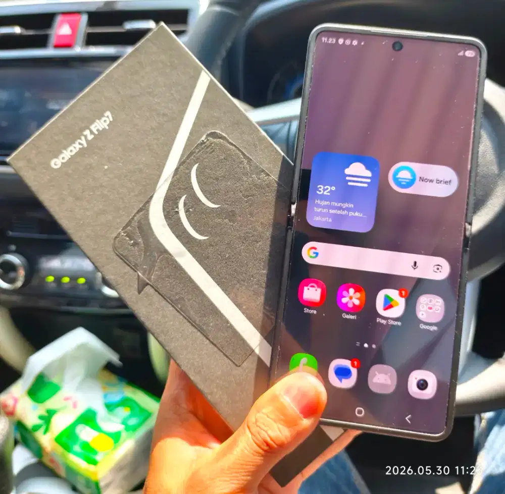 Samsung Z Flip 7 5G 12/256 GB Likenew 99% Resmi 28 Sept 26 bs Tt/B