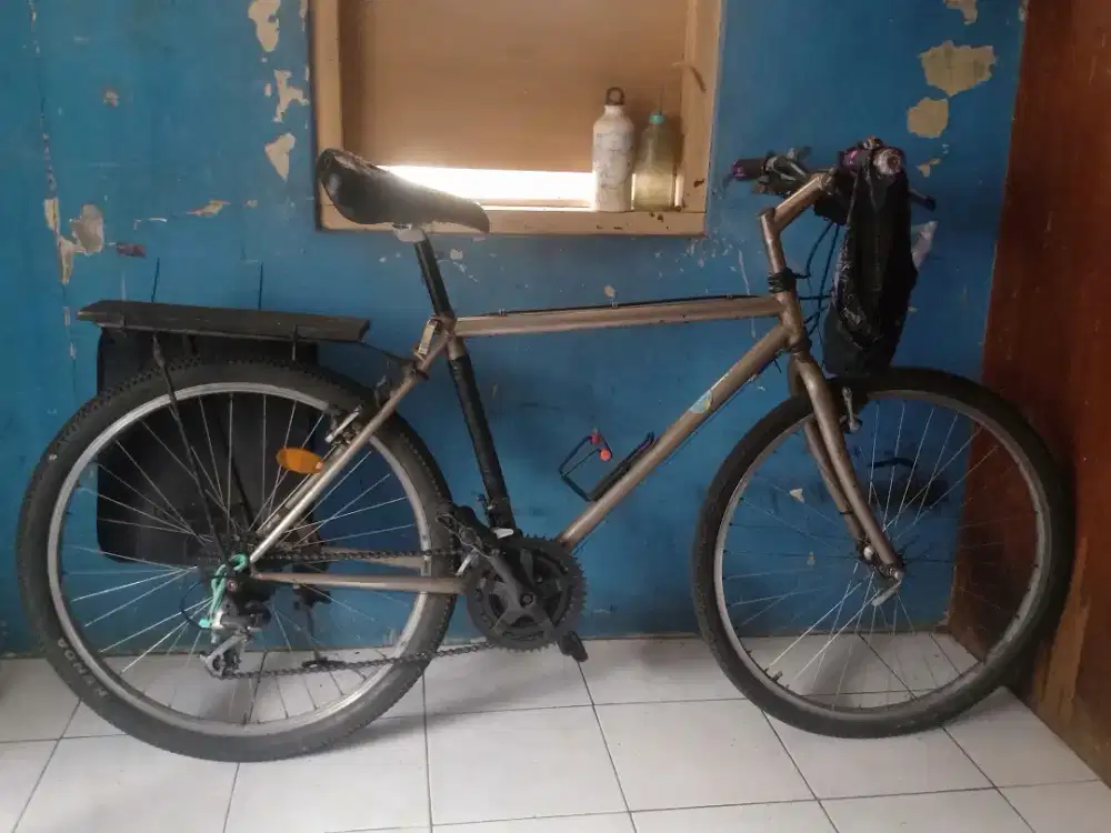 Sepeda federal jadul merek suzuki