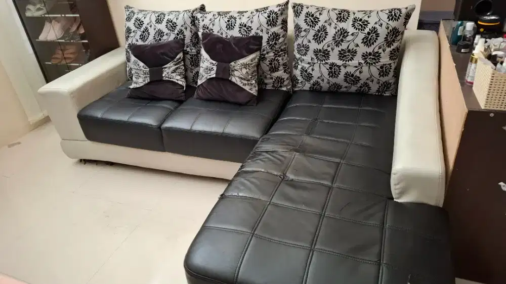 Sofa L Warna Hitam