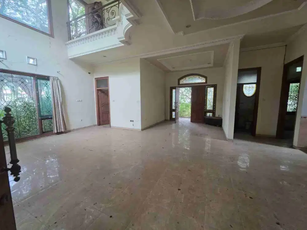 Rumah Hitung Tanah Dijual di Raya Bukit Golf Citraland Surabaya