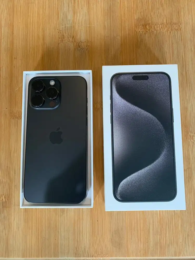 iPhone 15 Pro Max 1 TB Black Titanium