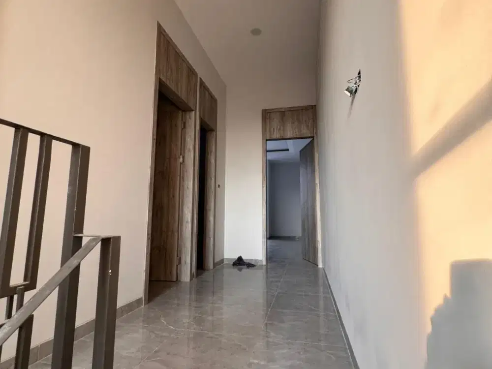 Dijual Luxury House Modern Minimalist Meruya Uk 5X25m2, Nego