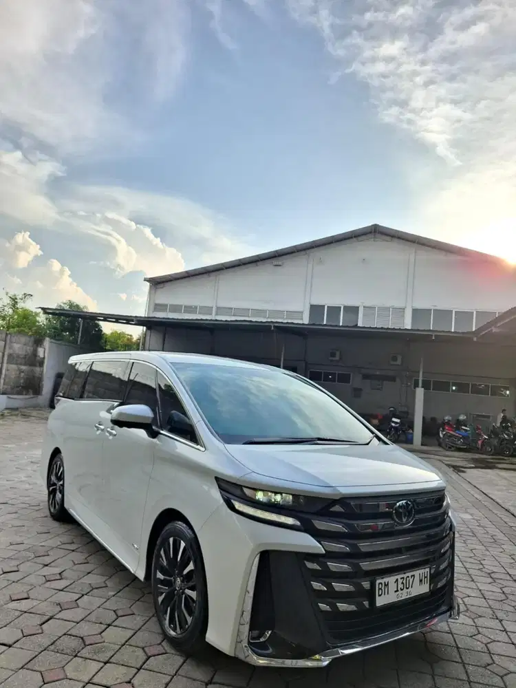 Vellfire 2025 nik 2024 VIP hybrid matic. Km 2rb antik