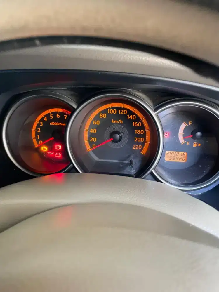 Nissan grand livina