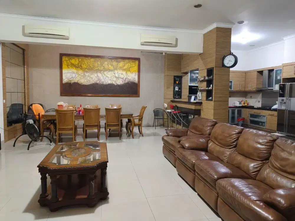 Dijual Rumah Pik Florence Uk 10X20m2, Furnished Malinda, Ready