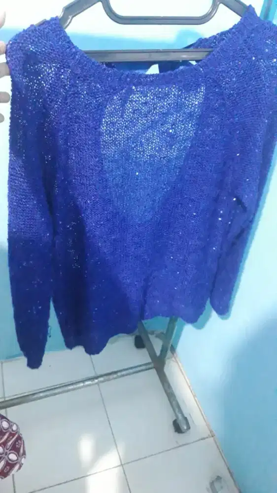 Kaos rajut merk Zara