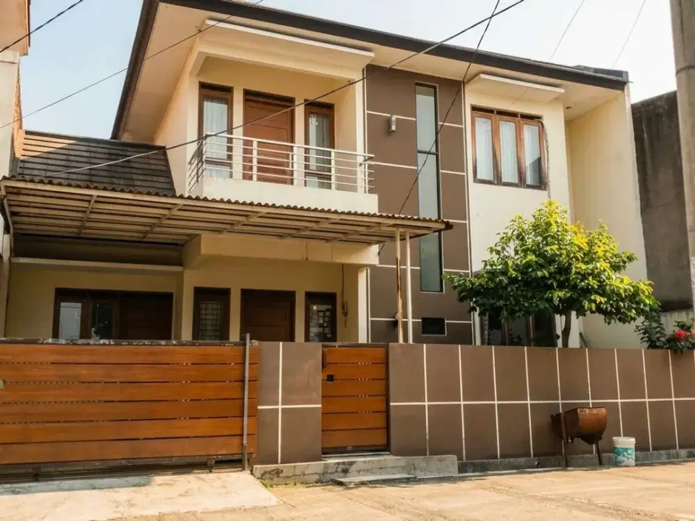 For Sale Rumah Cantik siap huni semi furnished 2 Lantai Di Arcamanik