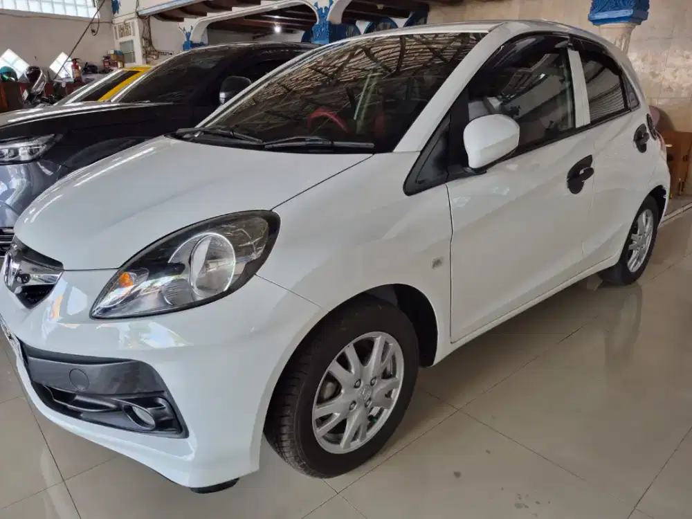DP Murah HONDA BRIO E 2015 Putih