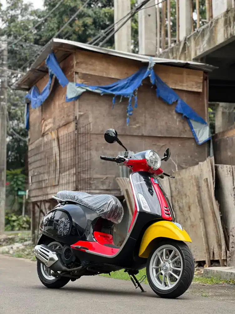 Vespa Primavera Mickey Mouse Disney Limited Rare KM 3,800
