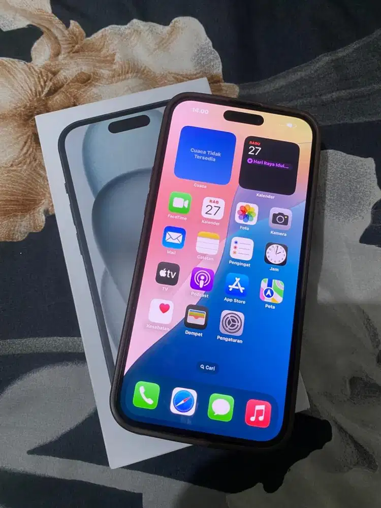 Iphone 15 Plus 128gb semua kartu lancar banget garansi personal