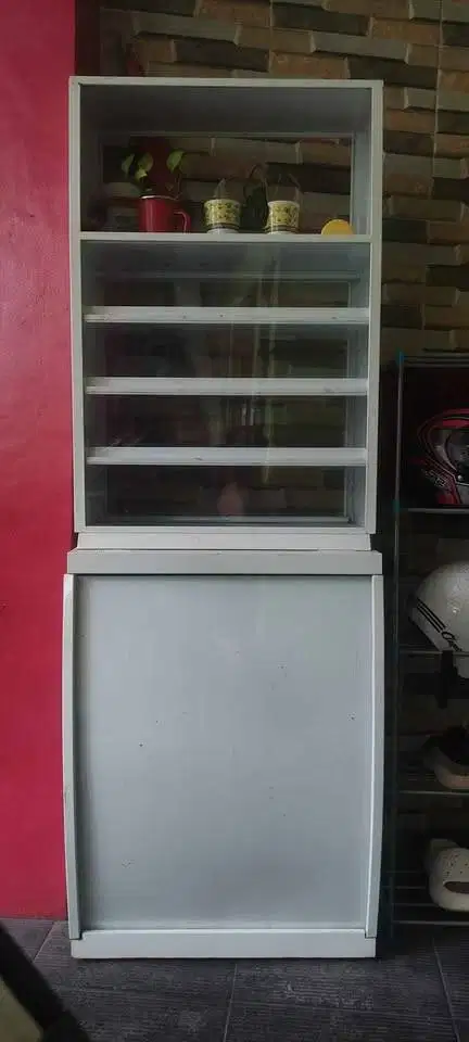Rak etalase rokok penyimpanan rokok