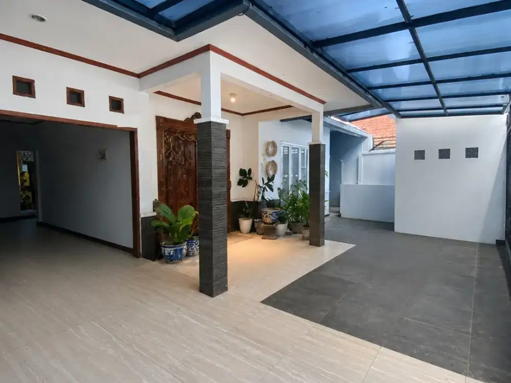 Dijual Rumah Strategis Siap Huni Ada Swimming Pool Dekat Bxc Mall di Ciputat Tangsel Js-18355