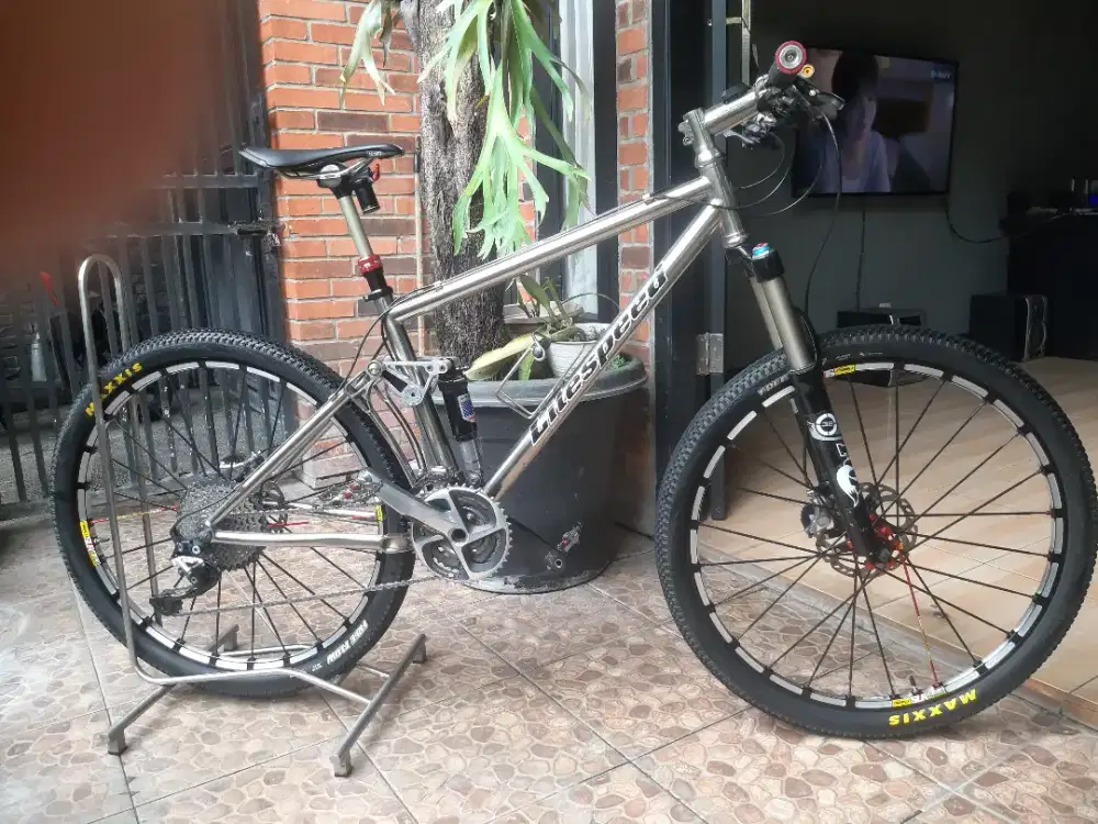 Sepeda titanium Litespeed full suspension 26