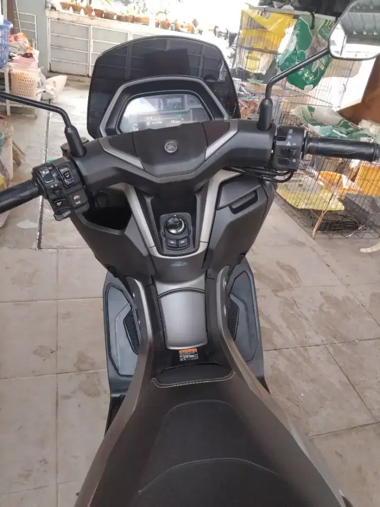 Bismillahirrohmaanirrohim dijual Yamaha NMAX turvo texhmac warna hitam