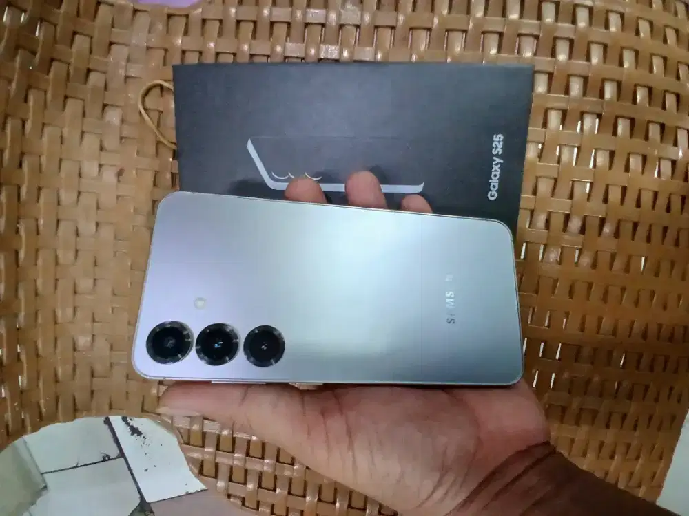 Samsumg galaxy S25 5g 8/256 like new fulset