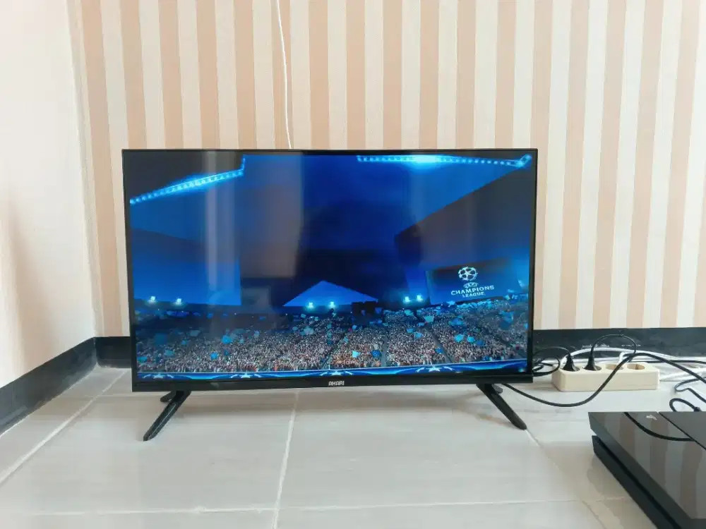 Akari Smart Android TV 32 inci (model AT-5532B).