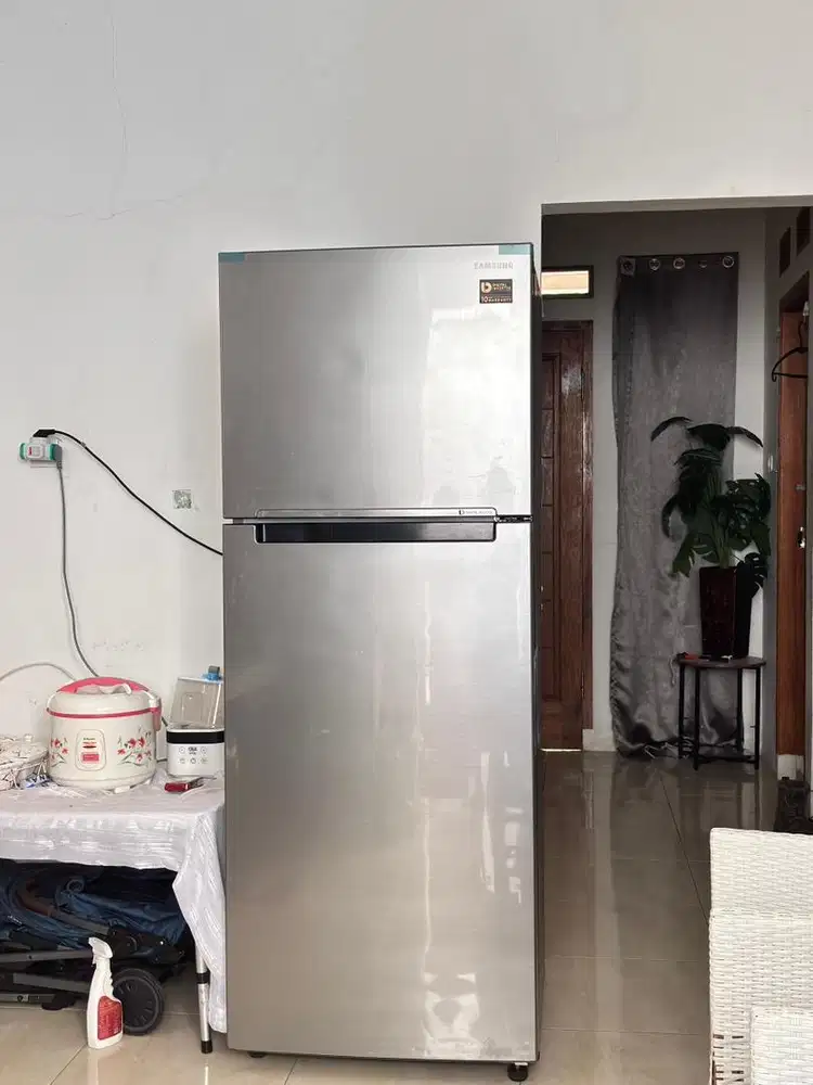 Kulkas 2 pintu inverter Samsung jumbo