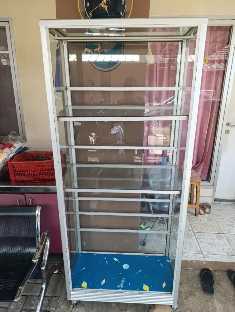 Jual Etalase second kondisi cukup baik, Lok  pondok cabe udik, Tangsel
