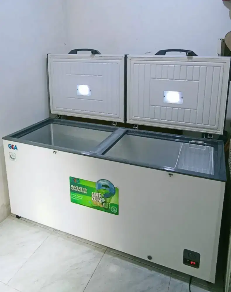 Freezer Box Gea 600L Type Inverter (Hemat Listrik)